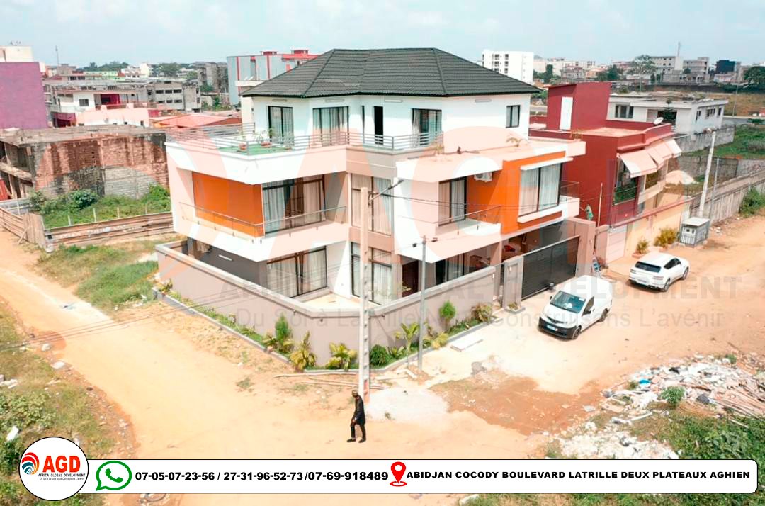 Construction de 3 villas jumelées 4 pièces avec piscine